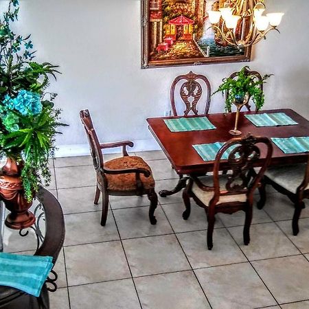 Mediterranean Three Story Beach Townhouse St. Pete Beach Exterior photo