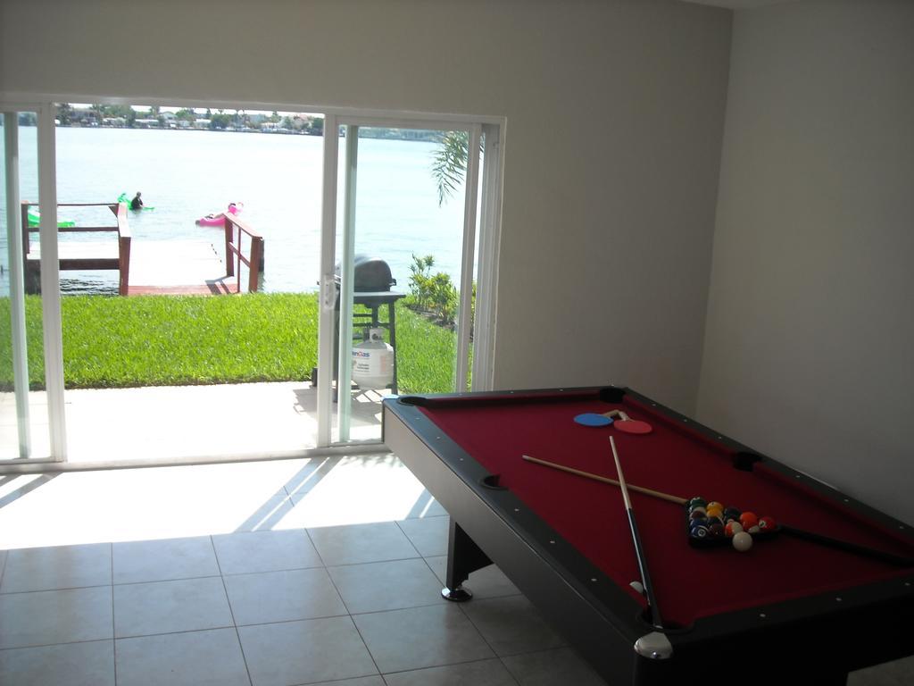 Mediterranean Three Story Beach Townhouse St. Pete Beach Exterior photo