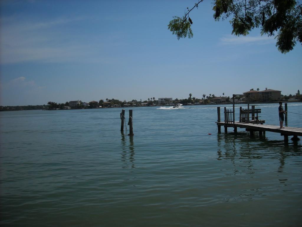 Mediterranean Three Story Beach Townhouse St. Pete Beach Exterior photo